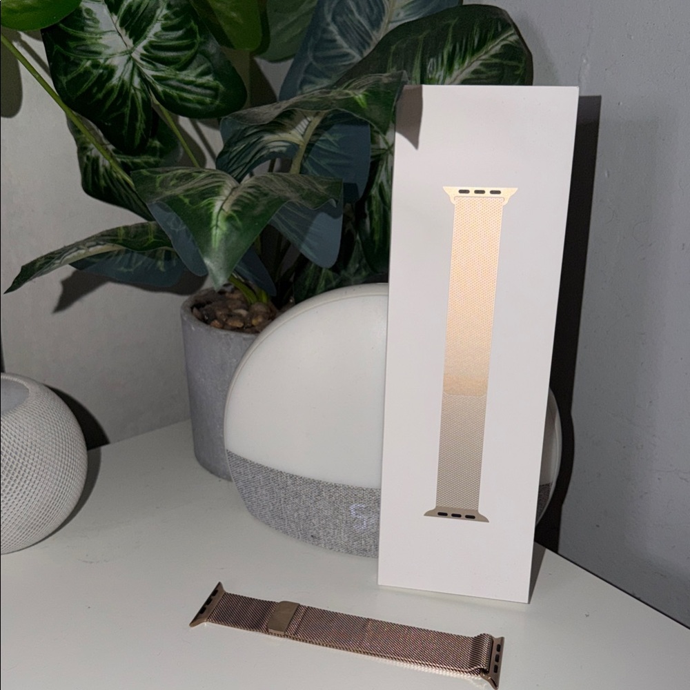 Apple Watch Band in Elegant Gold